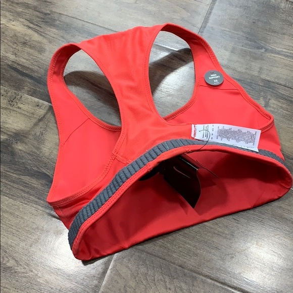 NIKE Women’s TRAINING TOP DRI-FIT Technology - Picture 6 of 16